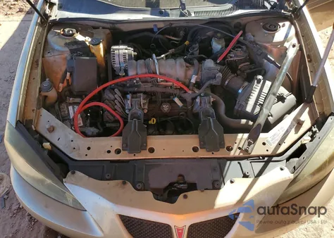 2004 Pontiac Grand Prix Gt2 z USA, uszkodzony, nr VIN 2G2WS522141212095